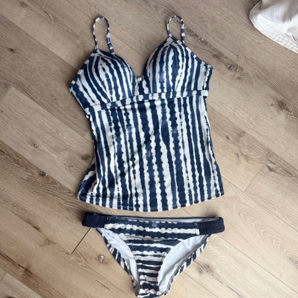 Athleta Wave Break Tankini Set Blue White Tie Dye Stripe L